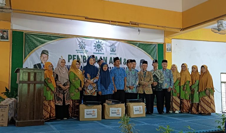 Pembinaan AUM dan Penyerahan DAPESMU Tahap 2 oleh Pimpinan Cabang Muhammadiyah Simo